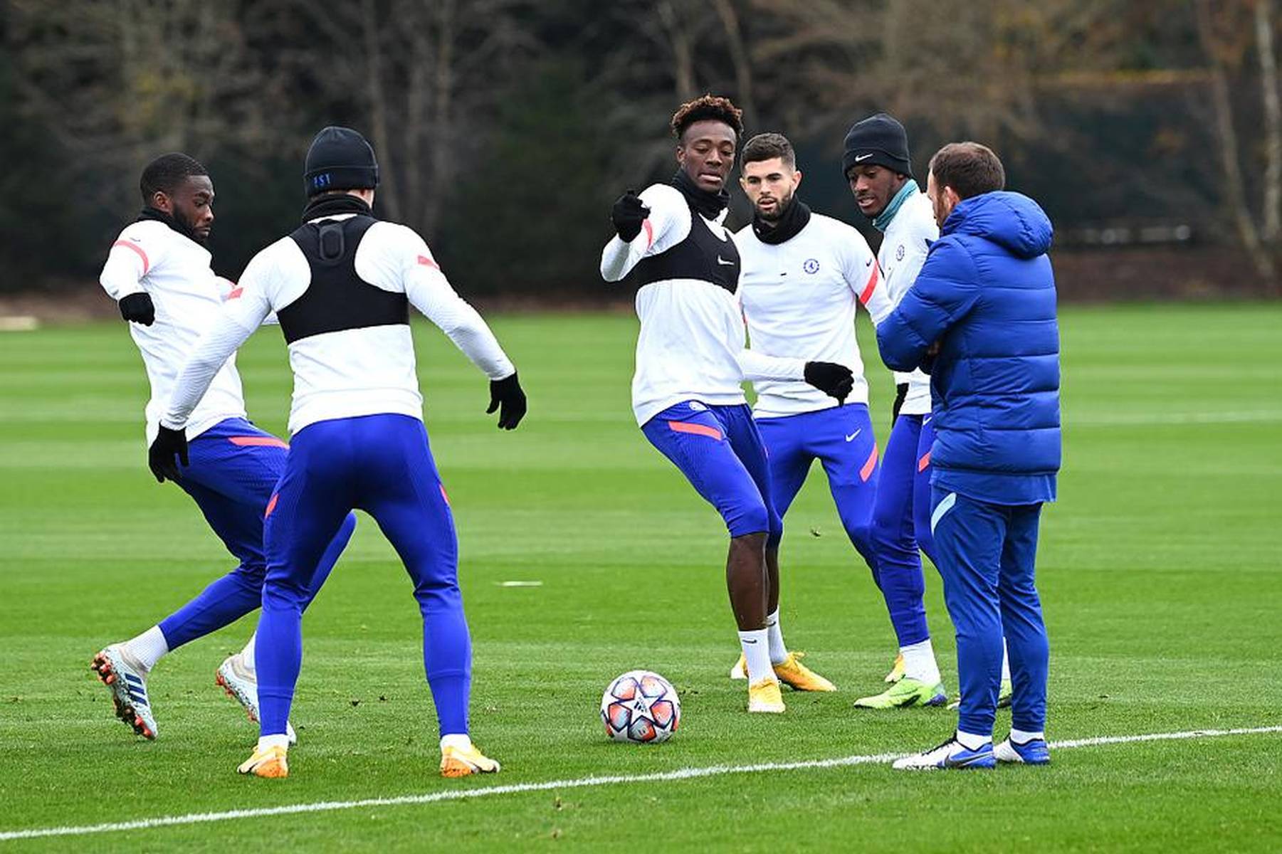 金年会足球-清晨体能课后；斯图加特刷新队史纪录备战英超；压力陡增；心理建设被强调的简单介绍